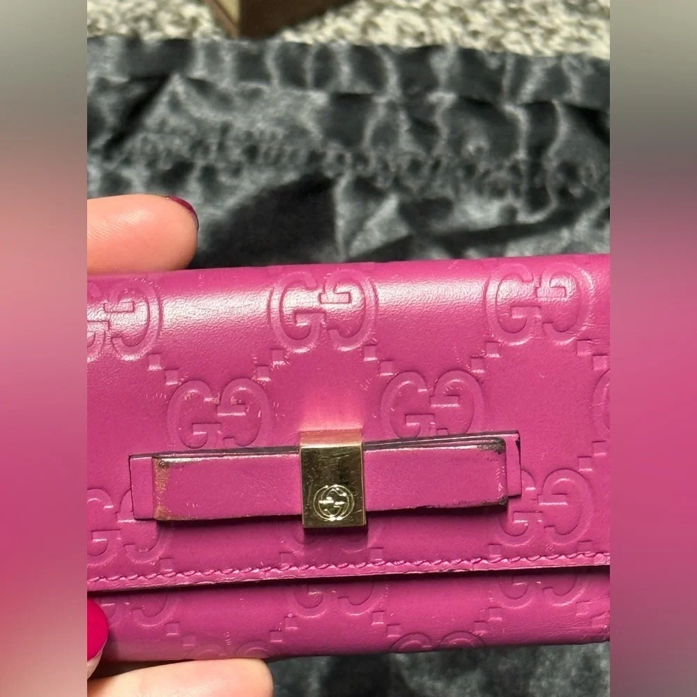 Gucci pink key holder